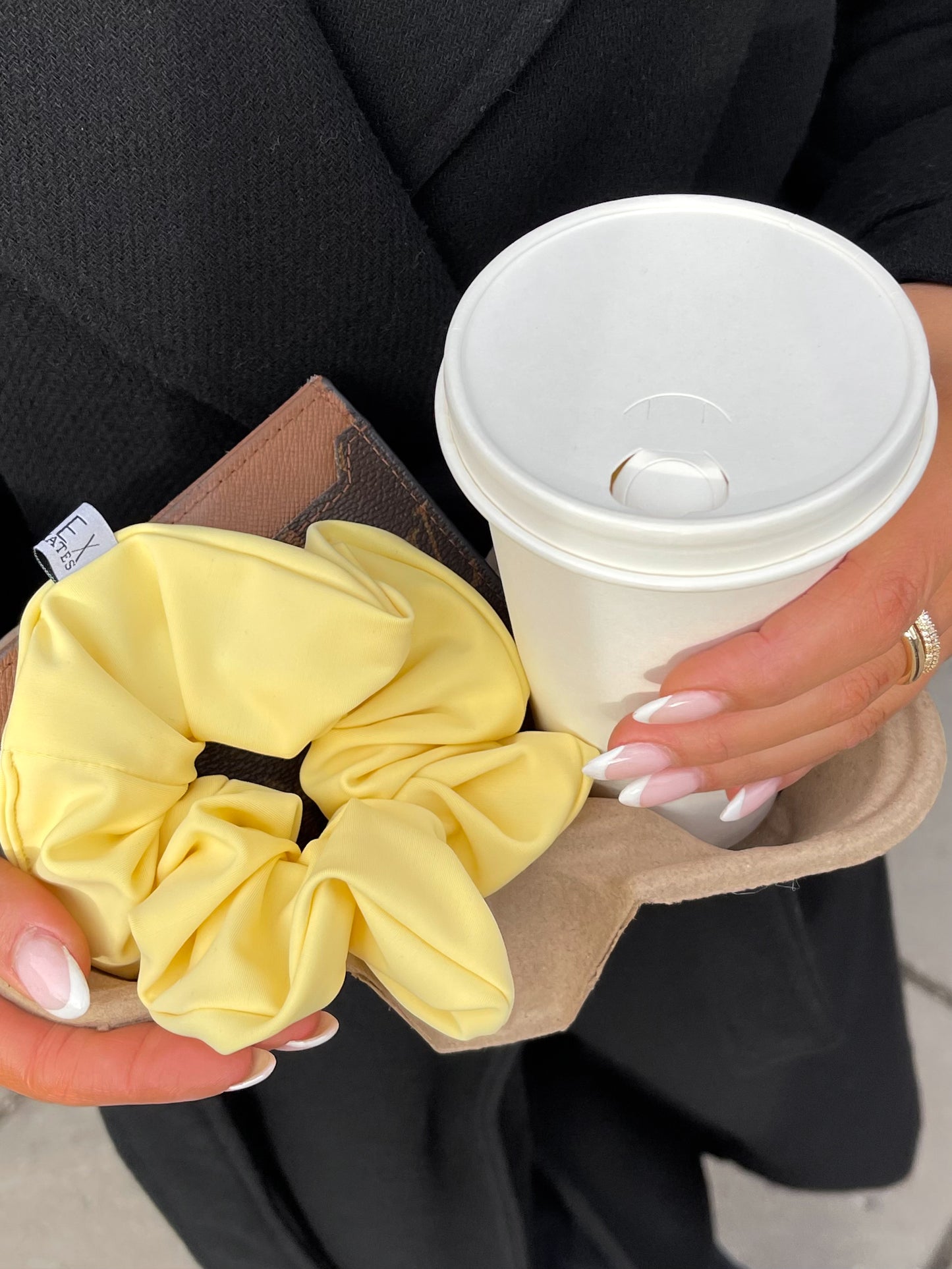 BUTTER SCRUNCHIE